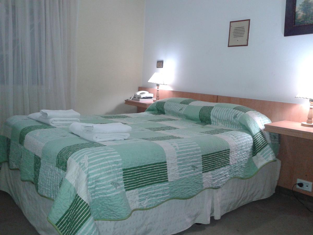 Iberia Hotel Olascoaga Neuquén Zewnętrze zdjęcie