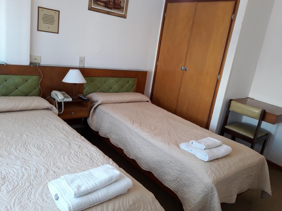 Iberia Hotel Olascoaga Neuquén Zewnętrze zdjęcie