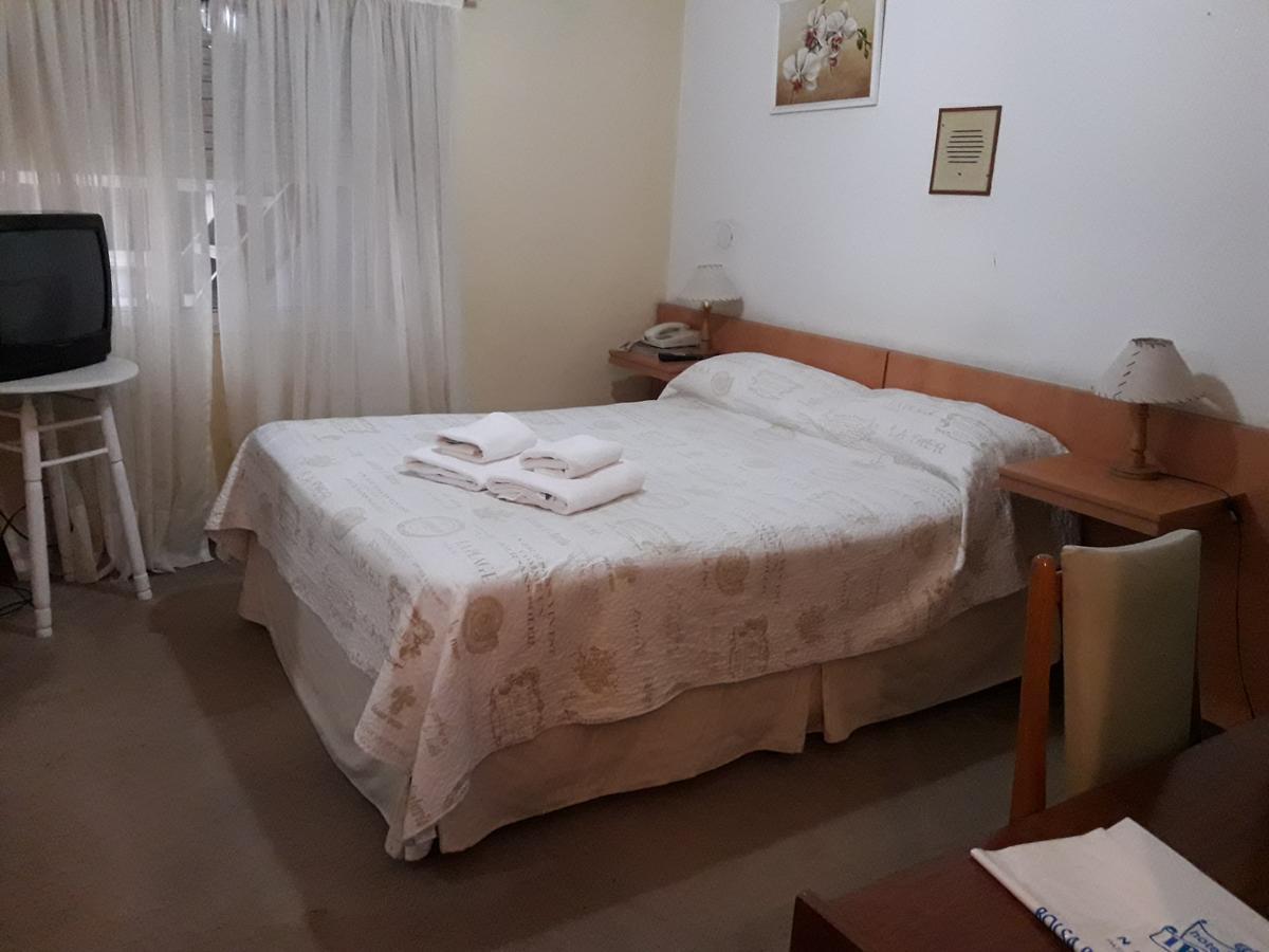Iberia Hotel Olascoaga Neuquén Zewnętrze zdjęcie
