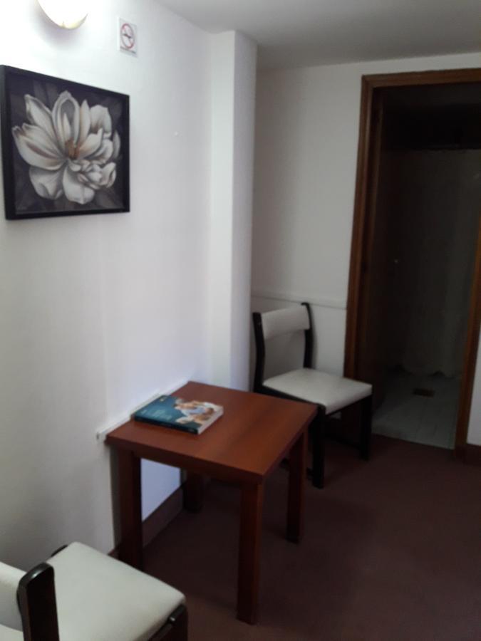 Iberia Hotel Olascoaga Neuquén Zewnętrze zdjęcie