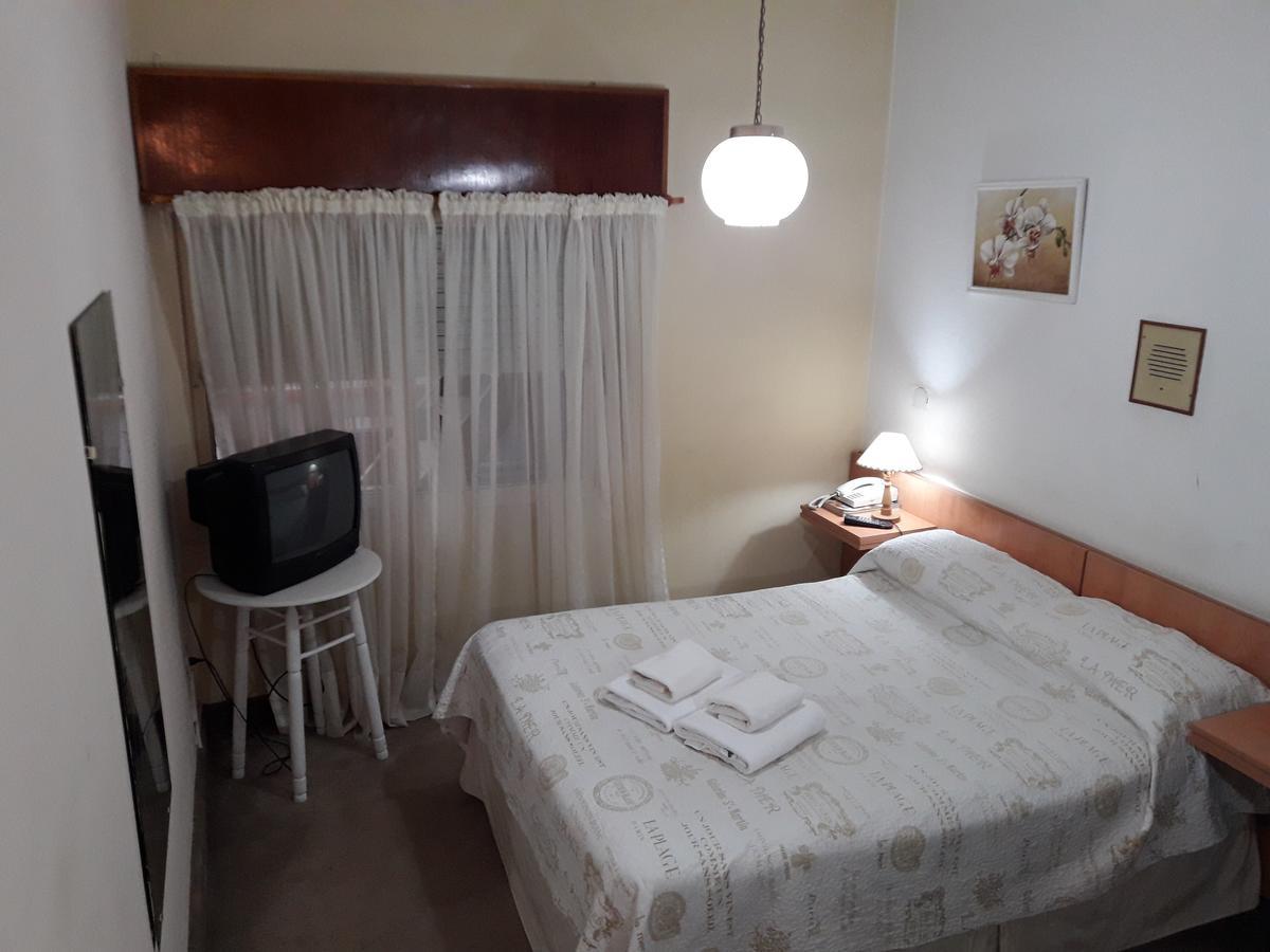 Iberia Hotel Olascoaga Neuquén Zewnętrze zdjęcie