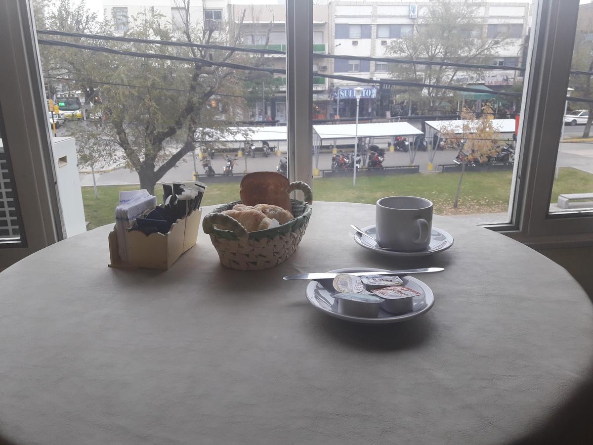 Iberia Hotel Olascoaga Neuquén Zewnętrze zdjęcie